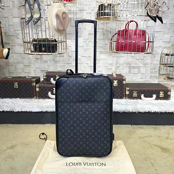 LV travel box black