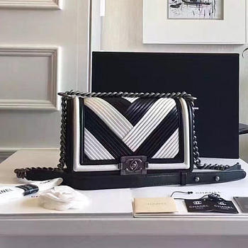 Chanel Medium Chevron Lambskin Quilted Boy Bag White And Black A13044 VS04002