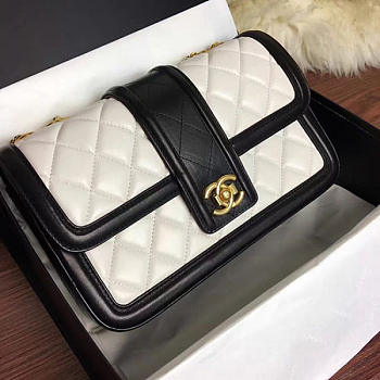 Chanel Quilted Lambskin Gold-Tone Metal Flap Bag White And Black A91365 VS06932