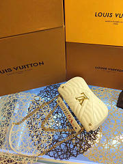 Louis Vuitton New Wave Chain Bag  MM White M51945 - 4