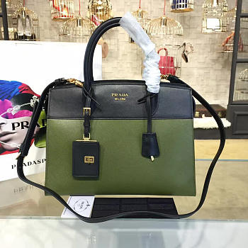 Prada esplanade 3858