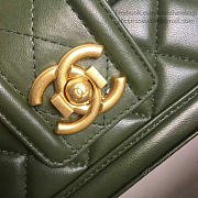 Chanel Quilted Lambskin Gold-Tone Metal Flap Bag Green A91365 VS06525 - 4