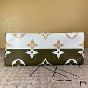 LV onthego handbag m44570 green plus white - 6