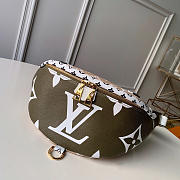 LV Bumbag pocket m44611 green spell khaki - 1