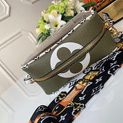 LV Beach Clutch Jelly Pack M67610 Green - 6