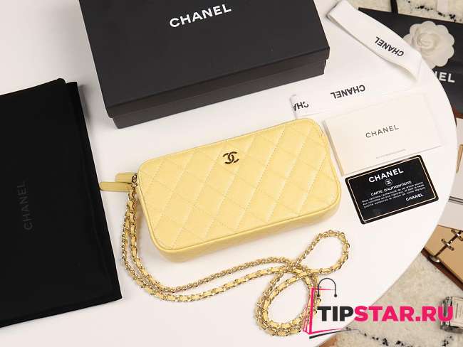 Chanel 2019 New Chain Bag Yellow - 1