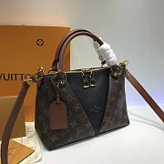 Louis Vuitton V tote BB m43976  - 1