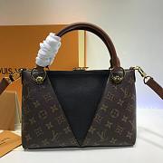 Louis Vuitton V tote BB m43976  - 4