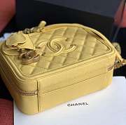 Chanel Chain Camera Bag Yellow 17cm-21cm - 5
