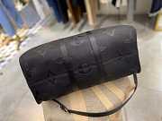 Louis Vuitton Keepall 40 Black - 6