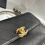 Chanel 2020 Pearl Messenger Bag - 3