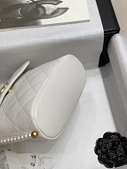 Chanel 2021 Early Spring New Series Pearl Chain Bag (White) - 4