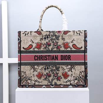 DIOR BOOK TOTE (Multicolor Flowers Embroidery) M1286ZRFX_M884