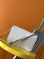 YSL Le Maillon Satchel In Smooth Leather (White) 6497952R20W9207 - 5