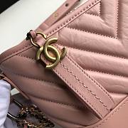 CHANEL’s Gabrielle Small Hobo Bag (Pink) A91810 Y61477 5B648 - 3