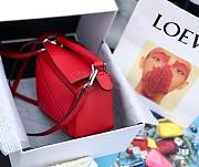 LOEWE Mini Puzzle bag in classic calfskin (Pomodoro) 322.30.U95 - 3