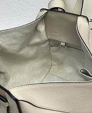 LOEWE Small Hammock bag in classic calfskin (Light Oatmeal Lychee) 326.30KS35 - 6