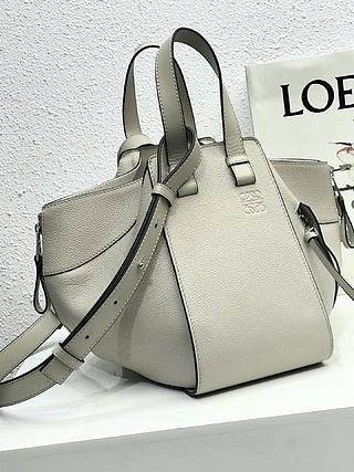 LOEWE Small Hammock bag in classic calfskin (Light Oatmeal Lychee) 326.30KS35