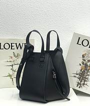 LOEWE Small Hammock bag in classic calfskin (Black Plain Weave) 326.30KS35 - 2