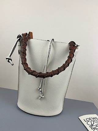 LOWE Gate Bucket Handle bag in natural calfskin (Soft White) 329.56.Z85