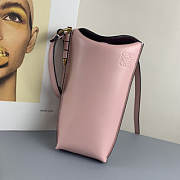 LOEWE Gate pocket in soft calfskin (Powder Pink) 109.30.Z42 - 1