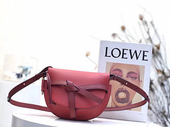 LOEWE Small Gate bag in soft calfskin (Scarlet) 321.54.T20