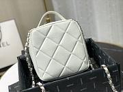 Chanel Retro Camera Bag (White) AS1323 - 4