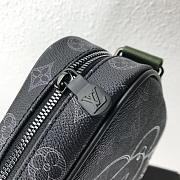 LV Original Single Messenger Bag (Black) M43677  - 5