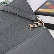 Gucci Women's Interlocking GG Crossbody Chain Wallet (Grey Leather) 510314 - 5
