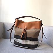 BURBERRY Original Single New Plaid Cotton And Linen Blended Hobo Bag (Brown) 50431 - 1