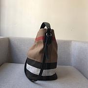 BURBERRY Original Single Star Contrast Color Bag  Jute Canvas Hobo Bag (Black) 57421 - 2