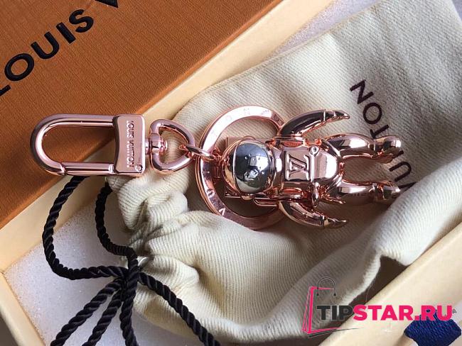 LV keychain 2019 spring and summer counters latest fashion single product spaceman hanging - 1