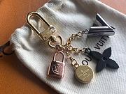LV keychain steel hardware M67377 combines a variety of Louis Vuitton iconic elements 3 - 3