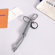 LV original single keychain M67224 gray - 2