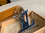 LV Plexi bag decoration magnifies the classic LV letters - 4