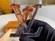 LV Plexi bag decoration magnifies the classic LV letters 4 - 5