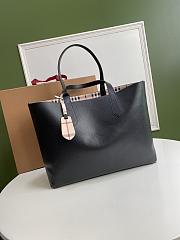 BURBERRY Home Double-Sided Shopping Bag (Black)  - 6