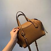 TORI BURCH Lychee Leather Retro Hardware Outlines The Round Outline Of Perry Portable (Brown)  - 4