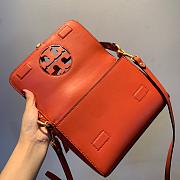 TORI BURCH Fashion Small Square Bag Can Be One Shoulder Messenger (Orange)   - 4