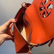 TORI BURCH Fashion Small Square Bag Can Be One Shoulder Messenger (Orange)   - 2