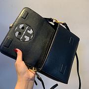 TORI BURCH Fashion Small Square Bag Can Be One Shoulder Messenger (Black)   - 6