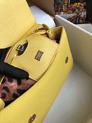 D&G medium Sicily bag in dauphine calfskin in yellow 25cm - 5