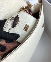 D&G medium Sicily bag in dauphine calfskin in white 25cm - 4