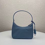 PRADA Re-Nylon Re-Edition Mini-Bag 1NE515_RDH0_F0591 (Blue) - 5