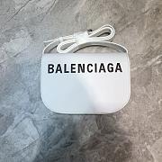 Balenciaga Ville Day Parisian Tofu Bag 2018 (White) 542207780  - 1