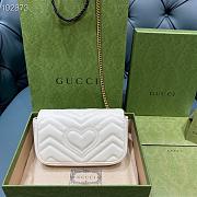 GUCCI GG Marmont Matelassé Super Mini Bag (White Chevron Leather) 476433 DTDCT 9022  - 4