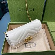 GUCCI GG Marmont Matelassé Super Mini Bag (White Chevron Leather) 476433 DTDCT 9022  - 5