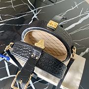 LV Discover The Family N93597  - 4