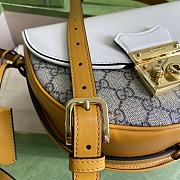 Padlock Small Shoulder Bag (Yellow_White) 644524  - 3