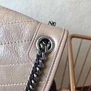 YSL Niki Medium Chain Bag In Crinkled Vintage Leather Greyish Brown Size 28x20x8,5 cm - 2